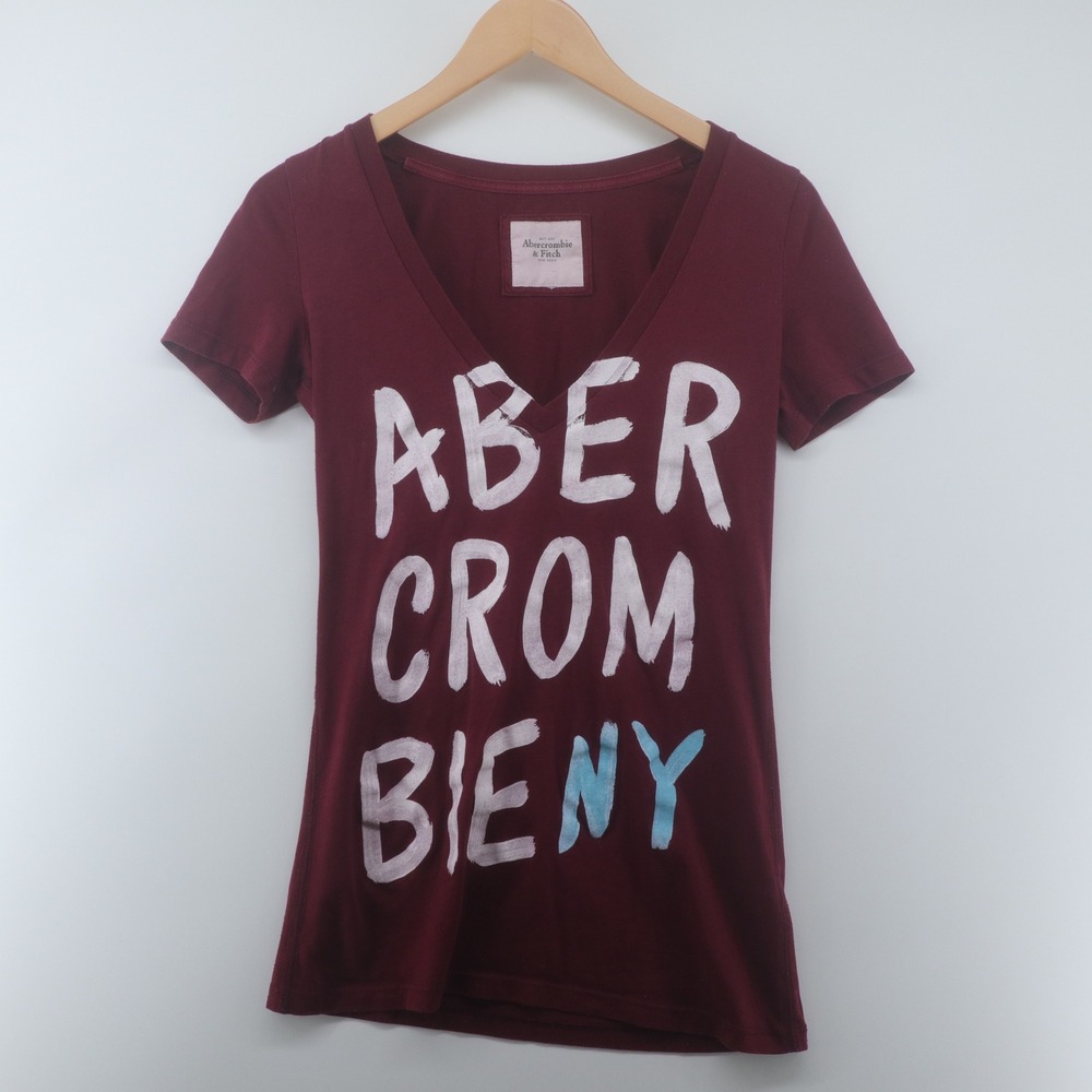 Abercrombie & Fitch Graphic V-Neck T-Shirt Womens Small Burgundy Good Y2K Logo